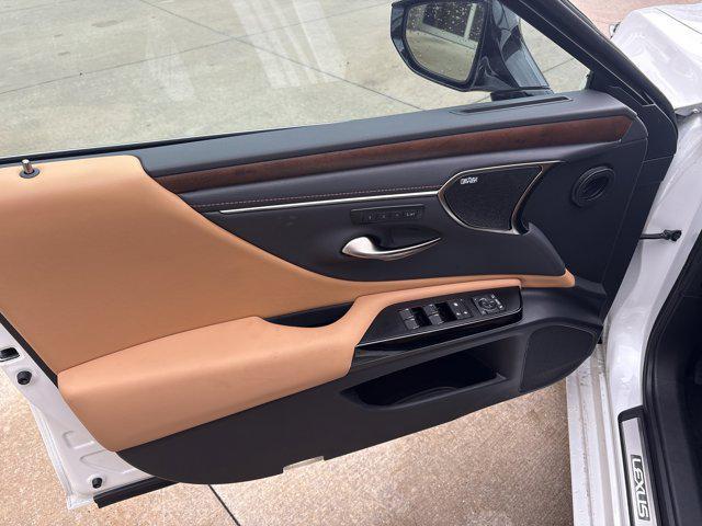 new 2025 Lexus ES 350 car, priced at $52,040