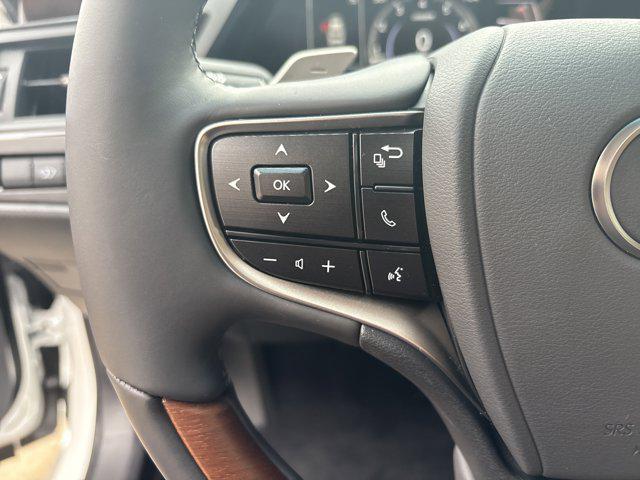 new 2025 Lexus ES 350 car, priced at $52,040