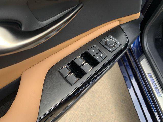 new 2025 Lexus ES 300h car, priced at $53,959