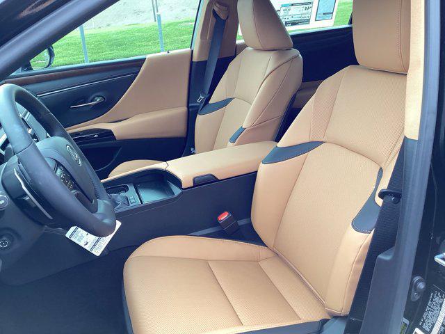 new 2025 Lexus ES 300h car, priced at $47,524