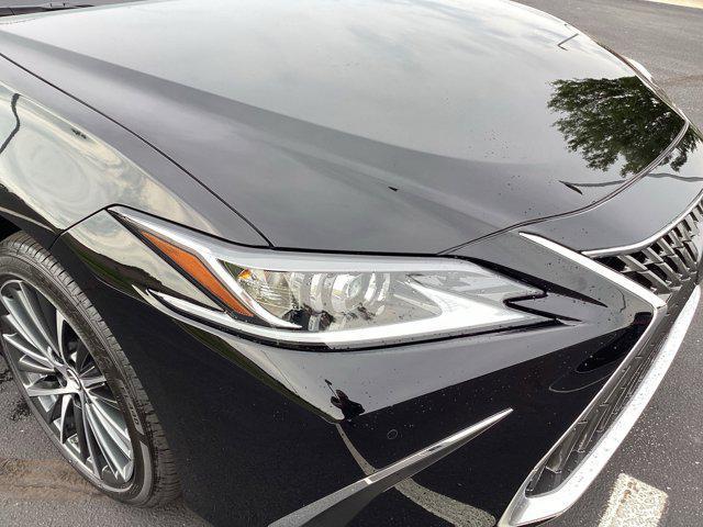 new 2025 Lexus ES 300h car, priced at $47,524