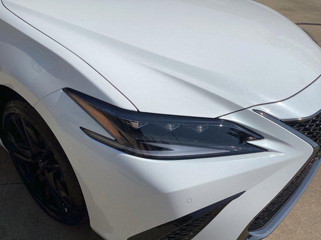 new 2025 Lexus ES 300h car, priced at $53,284