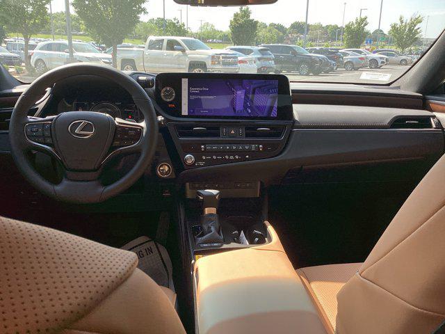 new 2025 Lexus ES 300h car, priced at $53,284