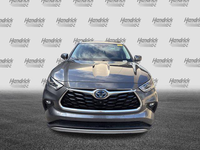used 2020 Toyota Highlander Hybrid car, priced at $32,999
