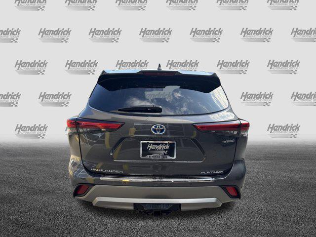 used 2020 Toyota Highlander Hybrid car, priced at $32,999
