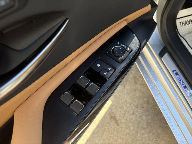 new 2025 Lexus ES 300h car, priced at $48,300