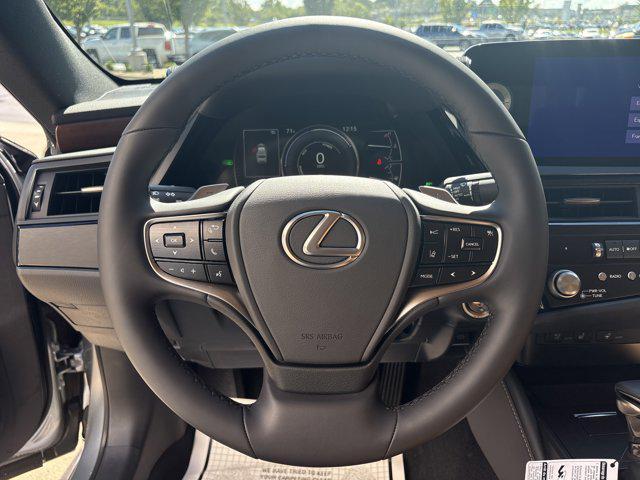 new 2025 Lexus ES 300h car, priced at $48,300