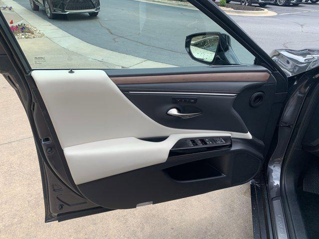 used 2024 Lexus ES 250 car, priced at $41,828