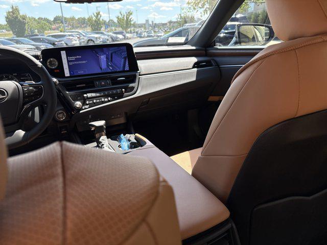 new 2025 Lexus ES 350 car, priced at $46,425