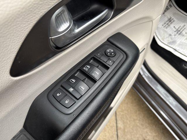 used 2018 Chrysler Pacifica Hybrid car, priced at $18,927