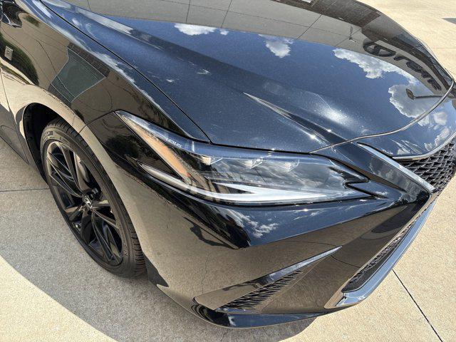 new 2025 Lexus ES 300h car, priced at $49,224