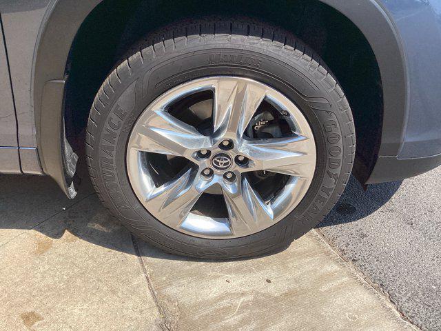 used 2019 Toyota Highlander car, priced at $23,161