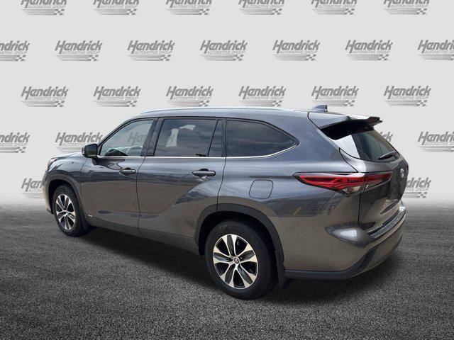 used 2022 Toyota Highlander Hybrid car, priced at $34,114