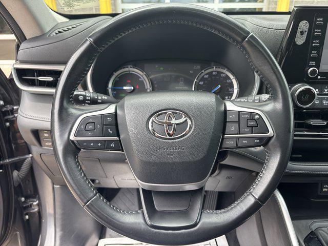 used 2022 Toyota Highlander Hybrid car, priced at $34,114