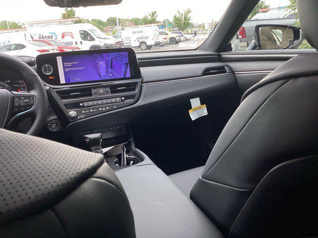 new 2025 Lexus ES 300h car, priced at $53,159