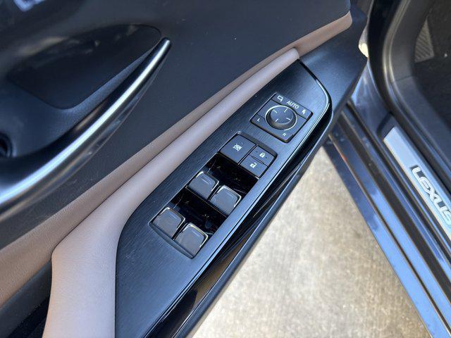 new 2025 Lexus ES 350 car, priced at $47,100