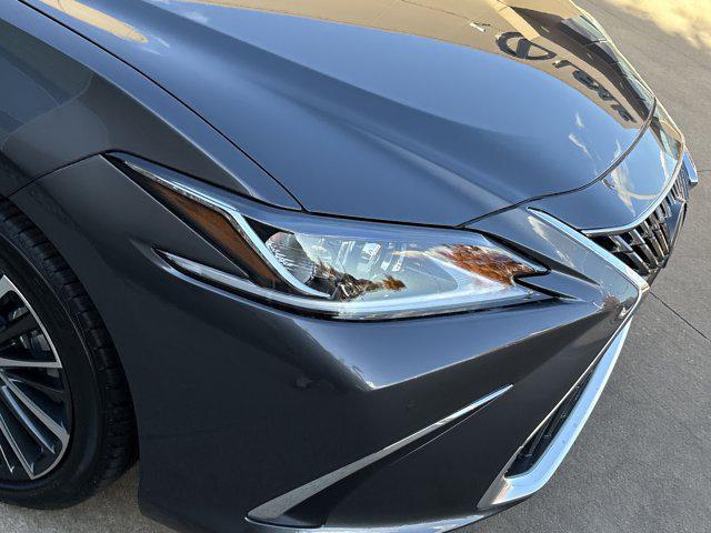 new 2025 Lexus ES 350 car, priced at $47,100