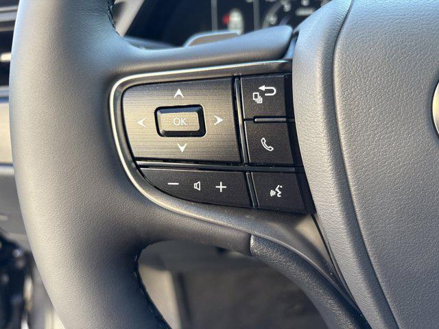 new 2025 Lexus ES 350 car, priced at $47,100