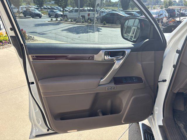 used 2017 Lexus GX 460 car, priced at $27,416