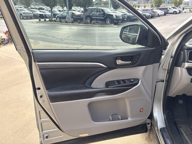 used 2019 Toyota Highlander Hybrid car, priced at $27,783