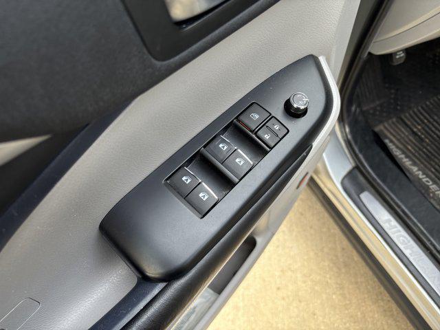 used 2019 Toyota Highlander Hybrid car, priced at $27,783