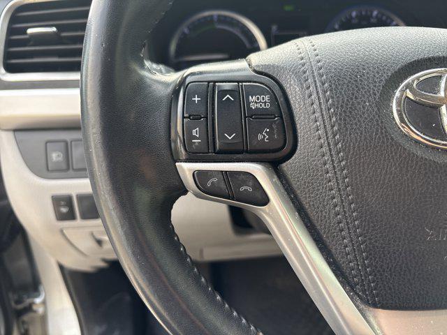 used 2019 Toyota Highlander Hybrid car, priced at $27,783