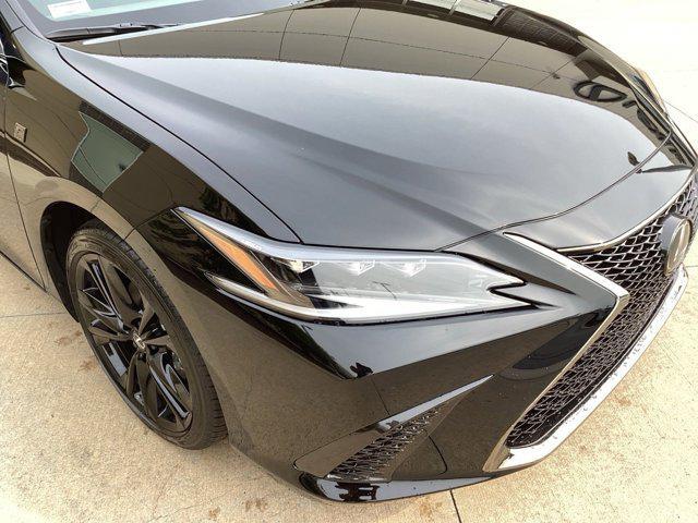 new 2025 Lexus ES 300h car, priced at $52,459