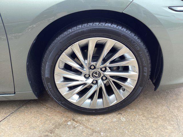 used 2020 Lexus ES 350 car, priced at $32,365