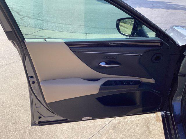 used 2019 Lexus ES 350 car, priced at $26,293