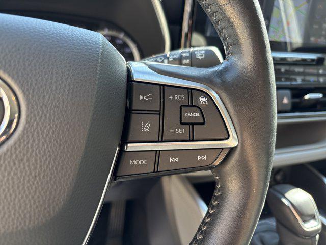 used 2020 Toyota Highlander Hybrid car, priced at $31,604