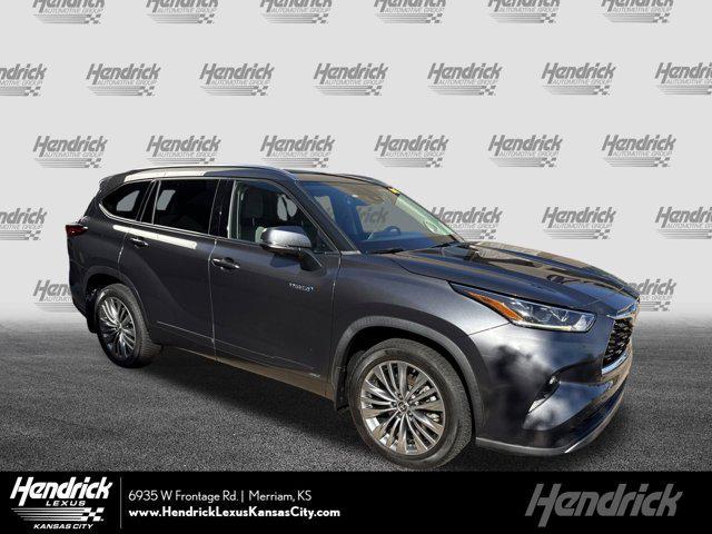 used 2020 Toyota Highlander Hybrid car, priced at $31,604