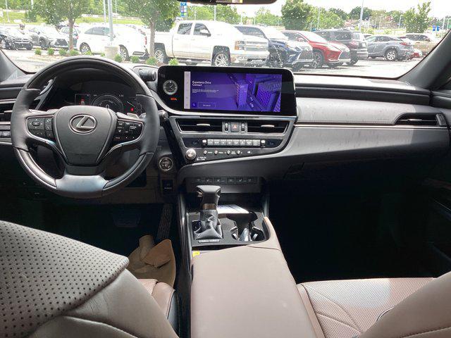 new 2025 Lexus ES 300h car, priced at $50,854