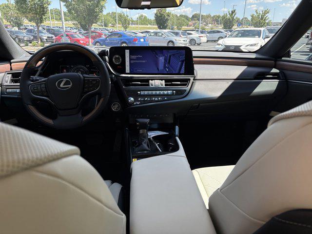 new 2025 Lexus ES 300h car, priced at $50,709
