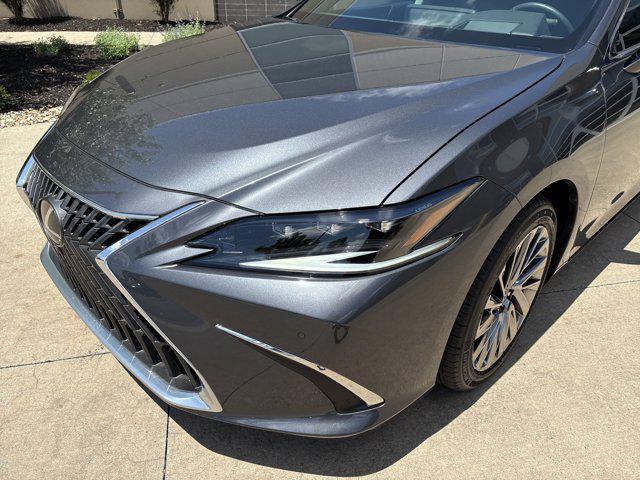used 2024 Lexus ES 300h car, priced at $52,729