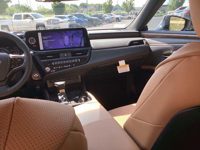 new 2025 Lexus ES 300h car, priced at $50,909