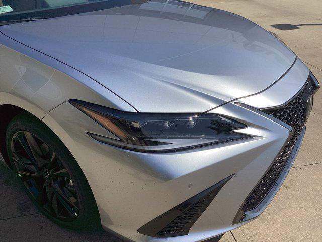 new 2025 Lexus ES 300h car, priced at $50,909