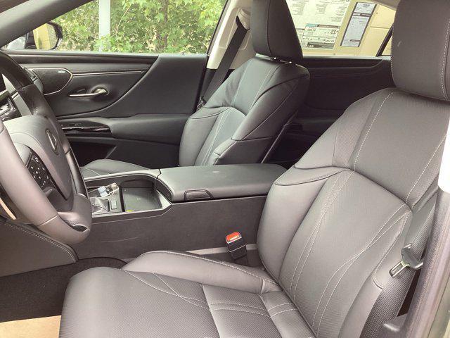 new 2025 Lexus ES 350 car, priced at $52,384