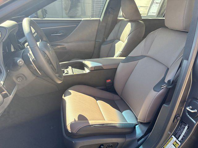 new 2025 Lexus ES 300h car, priced at $48,385