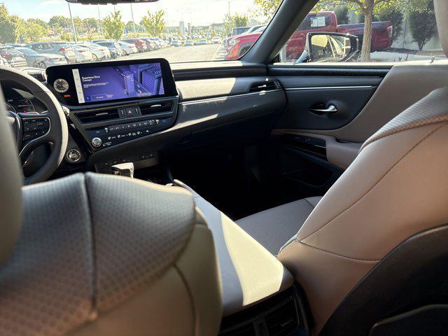new 2025 Lexus ES 300h car, priced at $48,385