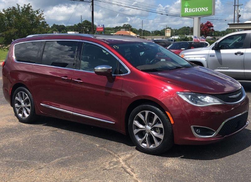 used 2017 Chrysler Pacifica car, priced at $25,950