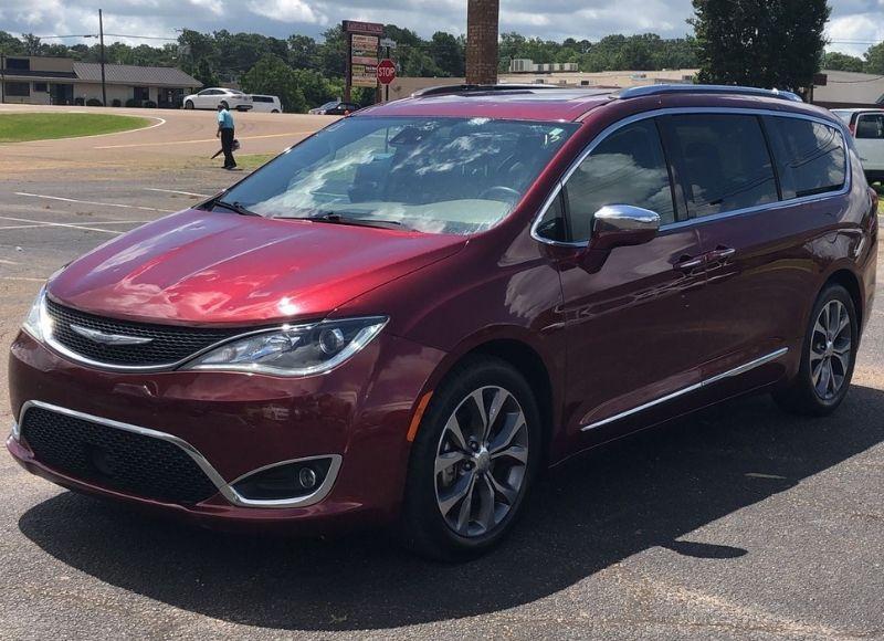 used 2017 Chrysler Pacifica car, priced at $25,950