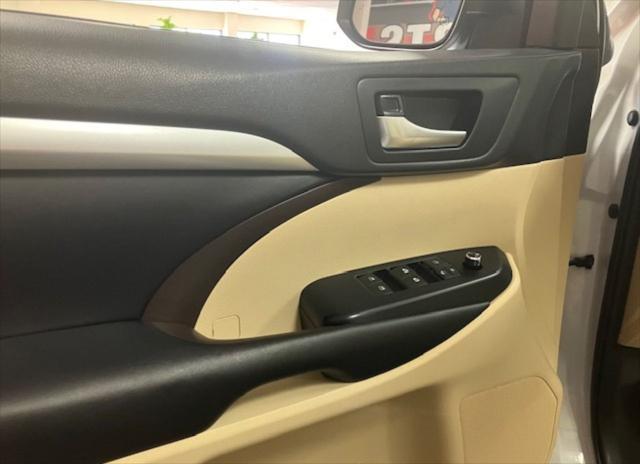 used 2019 Toyota Highlander car, priced at $29,950