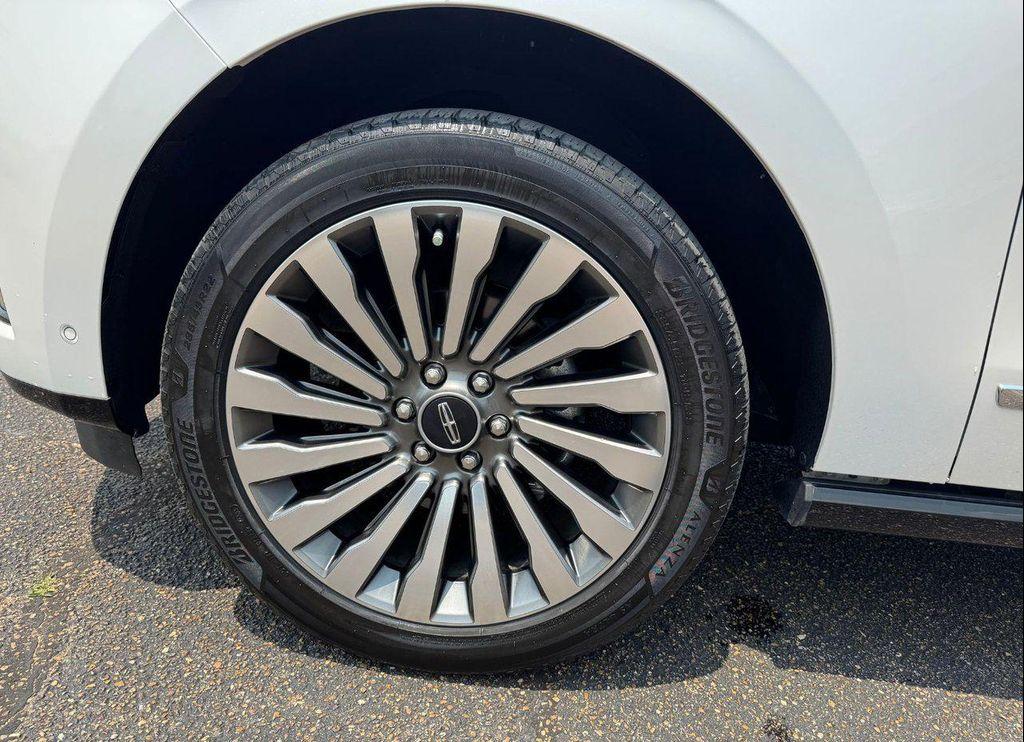 used 2019 Lincoln Navigator car, priced at $36,950