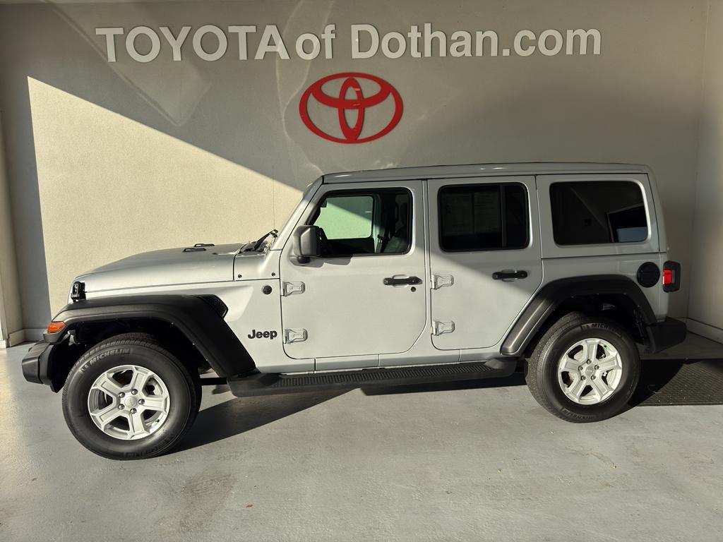 used 2022 Jeep Wrangler Unlimited car, priced at $31,896