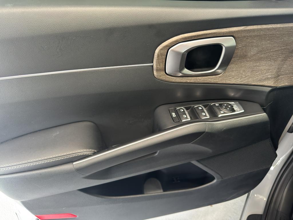 used 2023 Kia Sorento car, priced at $32,985
