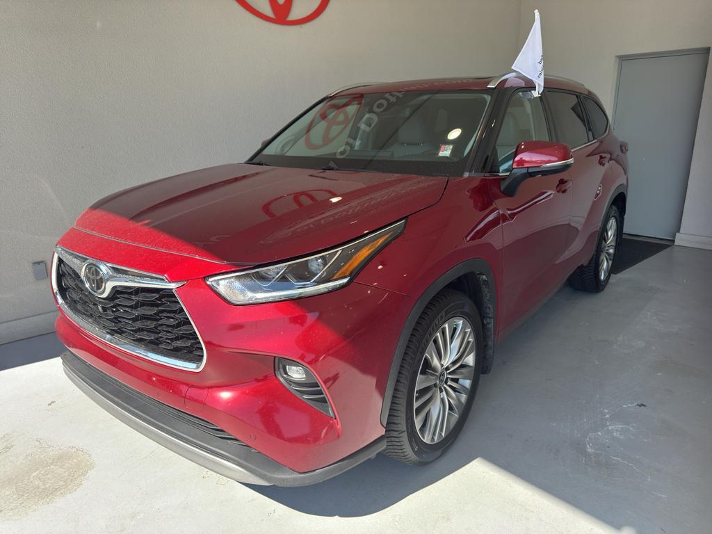 used 2021 Toyota Highlander car, priced at $38,747