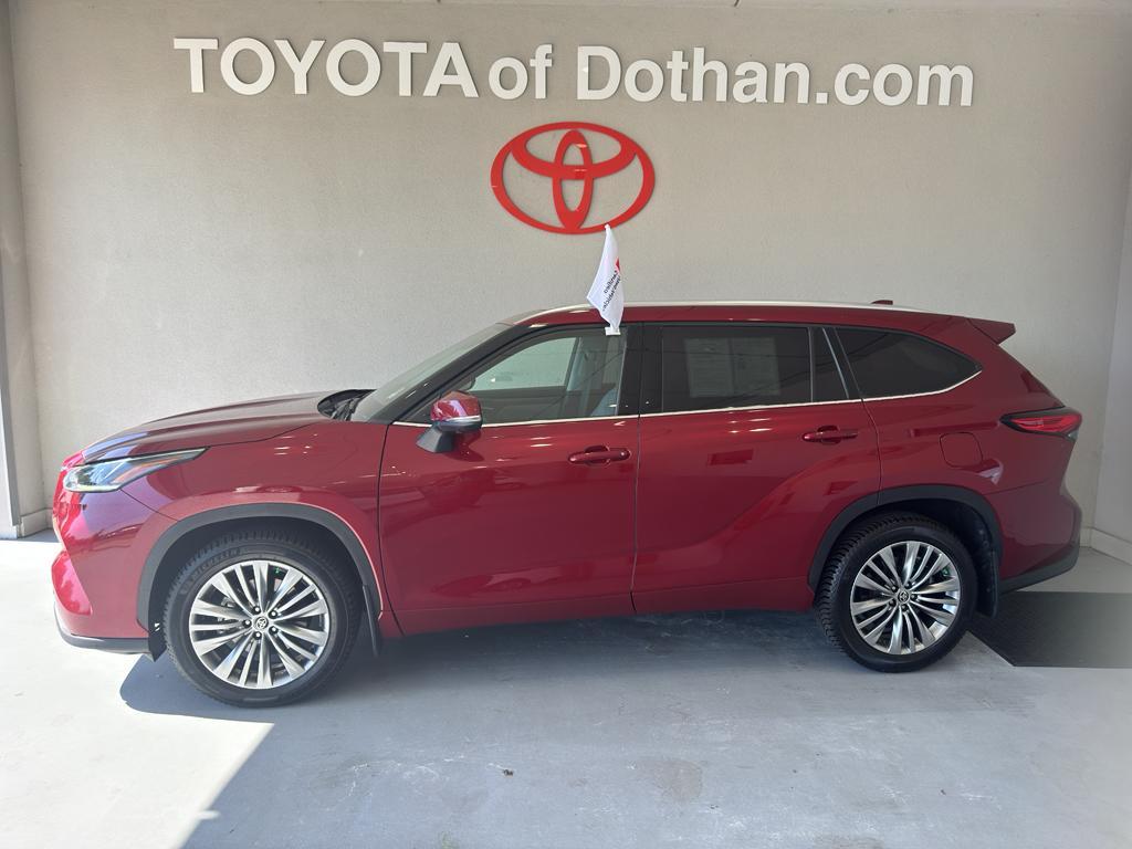 used 2021 Toyota Highlander car, priced at $38,747