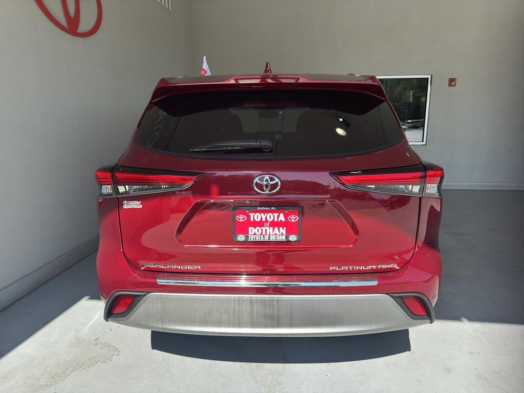 used 2021 Toyota Highlander car, priced at $38,747