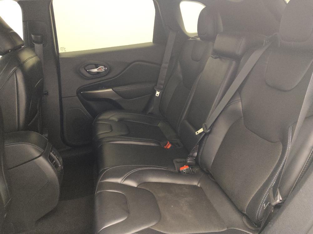 used 2020 Jeep Cherokee car, priced at $18,195