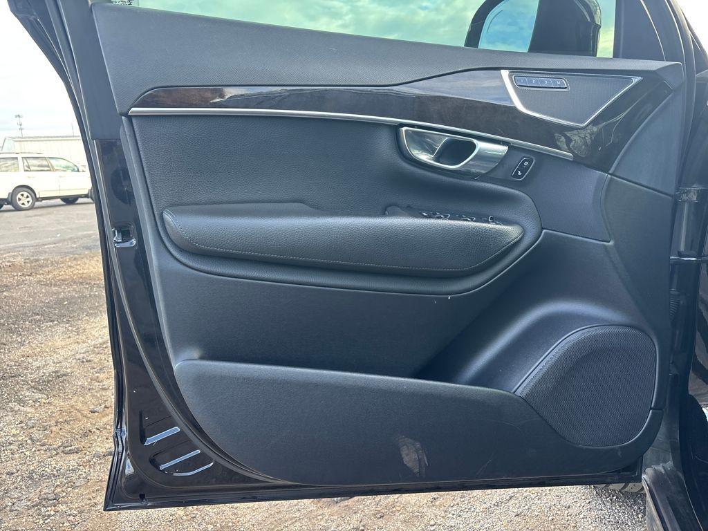 used 2018 Volvo XC90 car, priced at $17,500